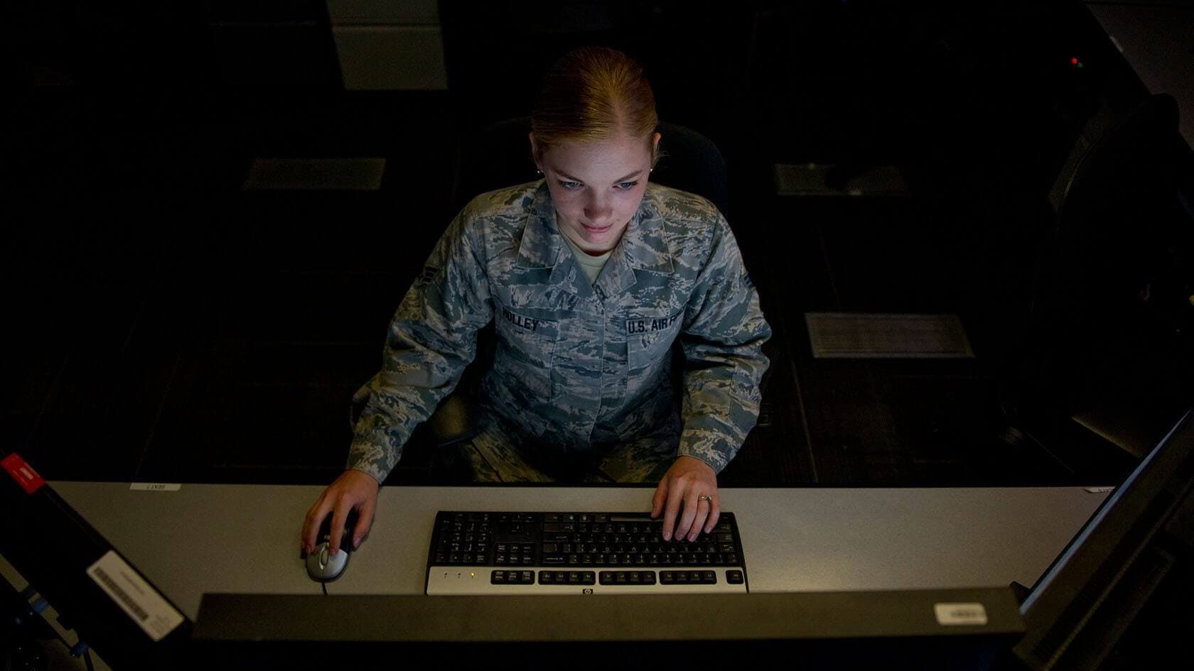 Signals Intelligence (1N2X1) Airmen at work