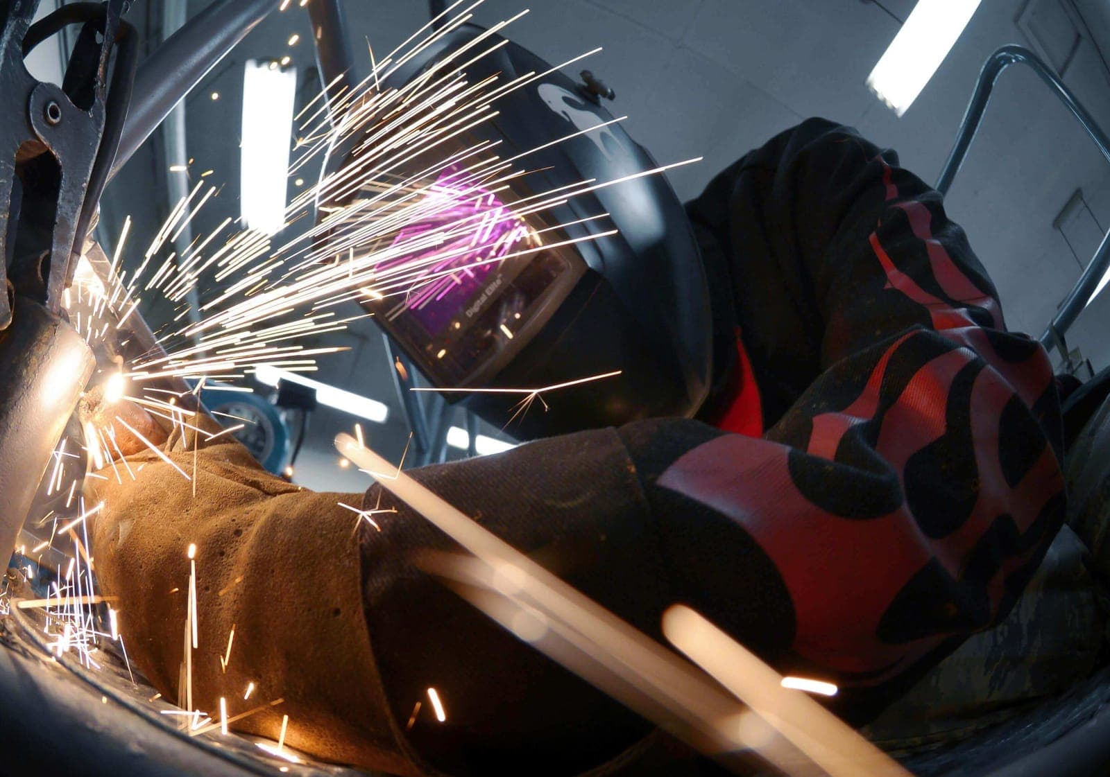 Aircraft Metals Technology (2A7X1) Airmen at work