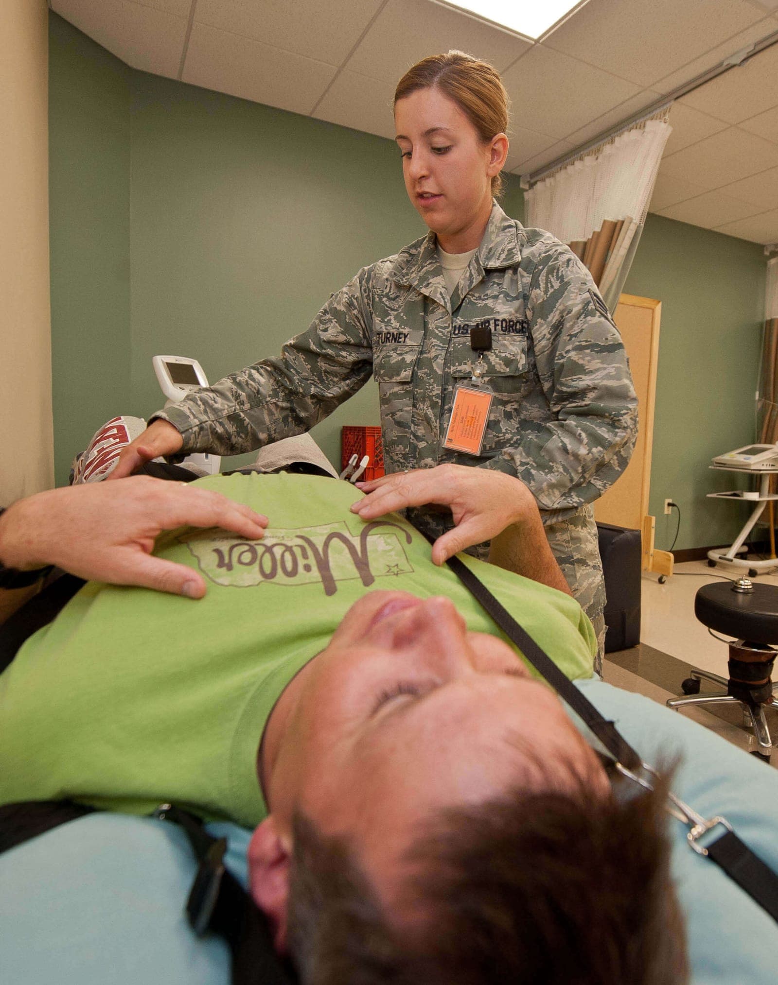 Physical Medicine (4J0X2) Airmen at work