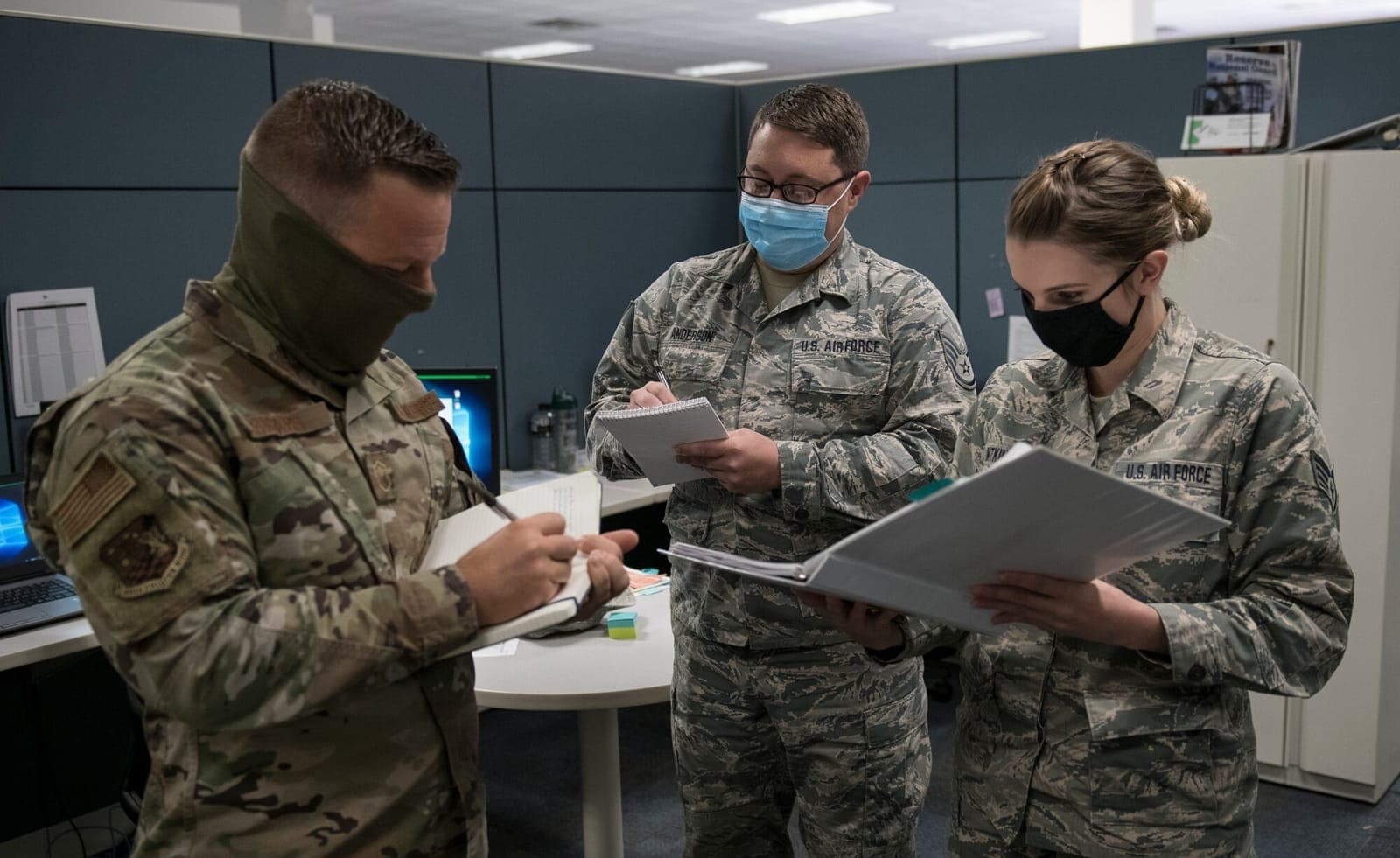 Superintendent, Inspector General (8I000) Airmen at work