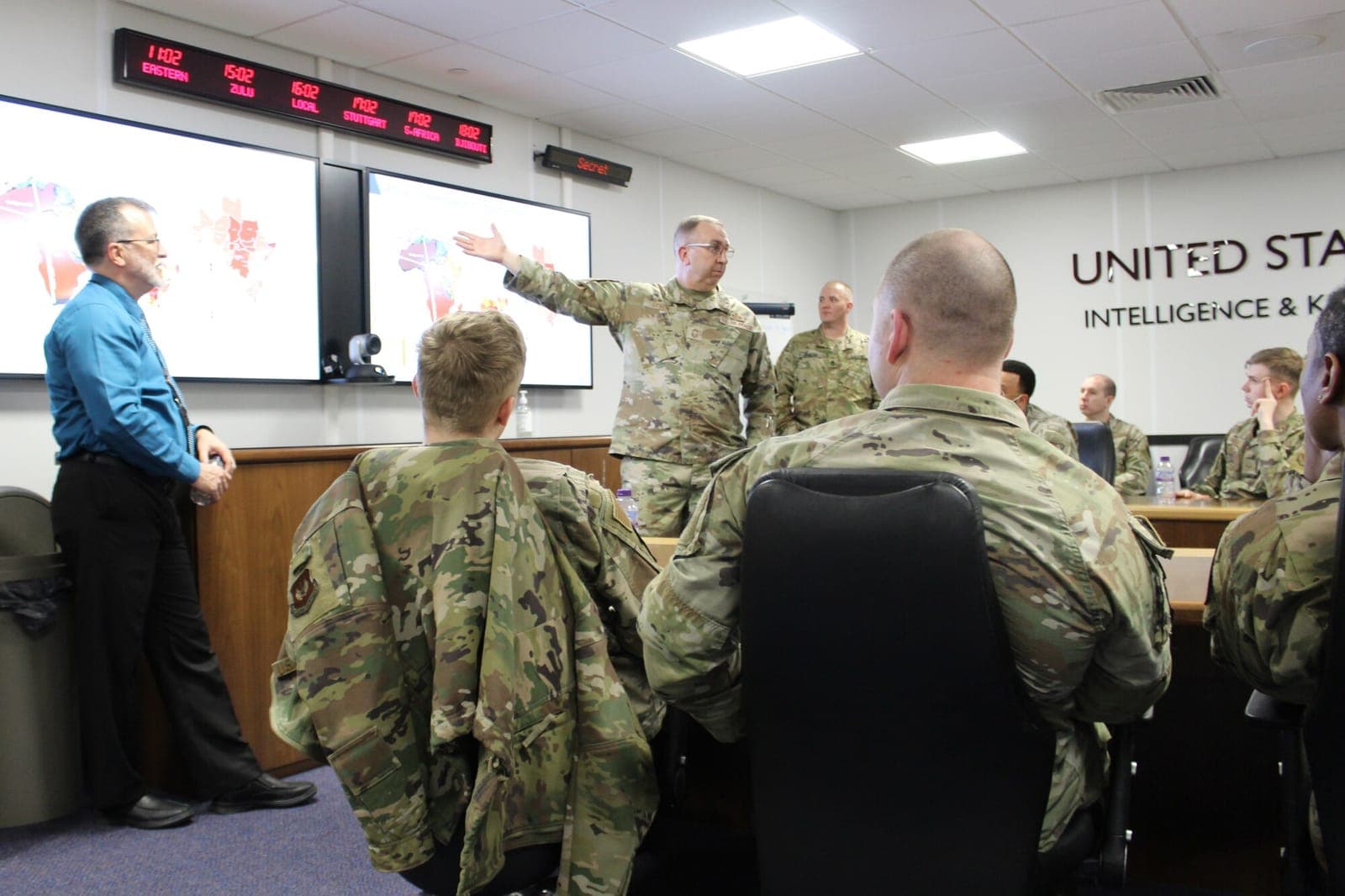 Pathfinder (8Y000) Airmen at work